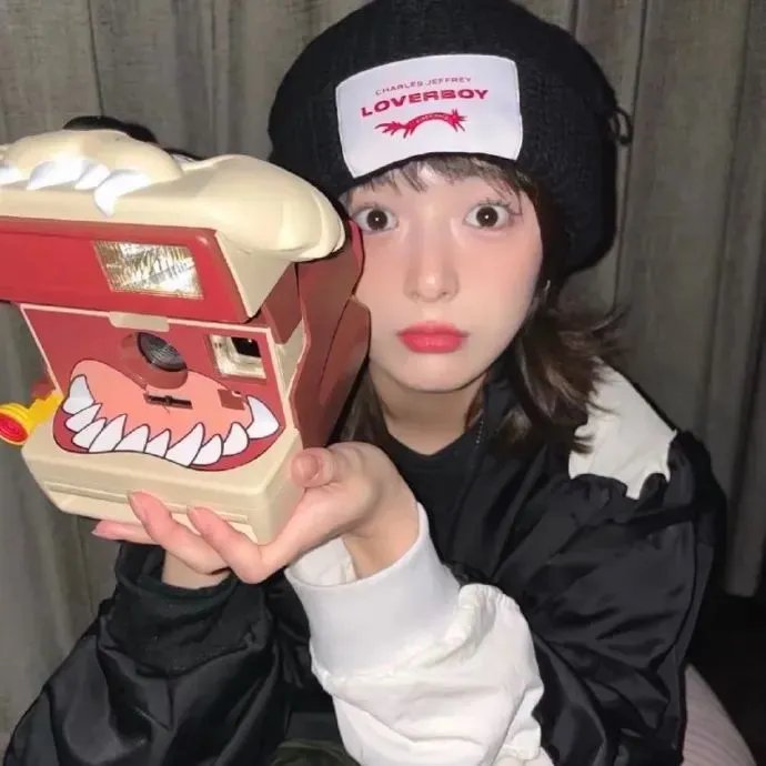 女煞星对九命客